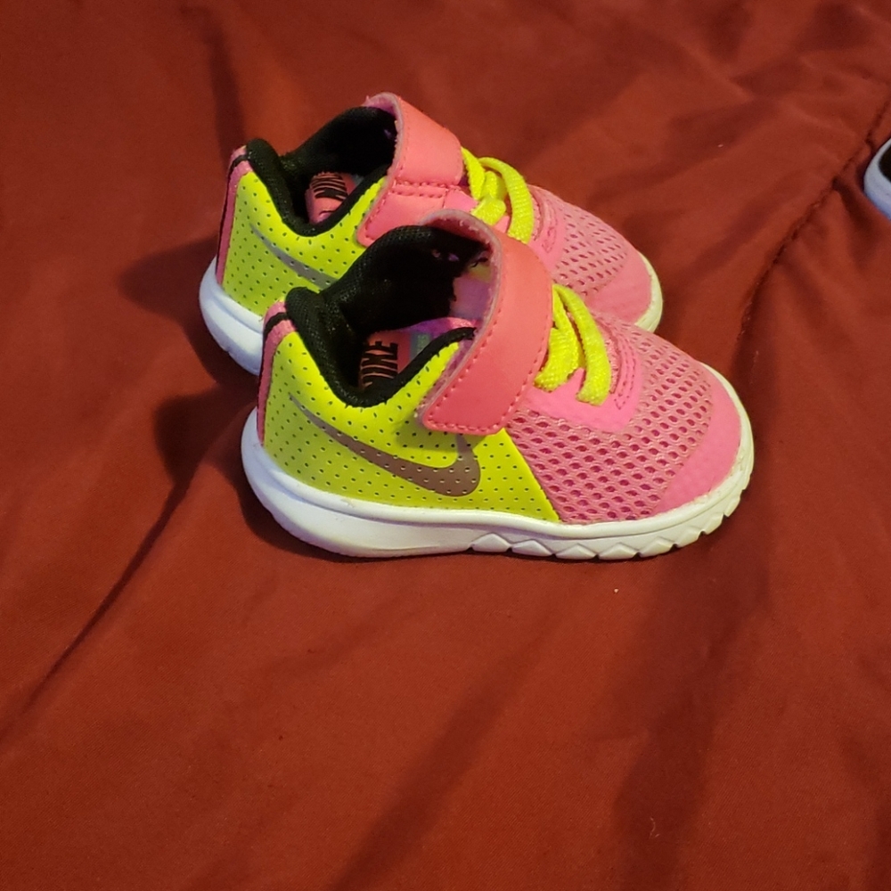 Baby Nike bundle!! - Picture 2 of 4